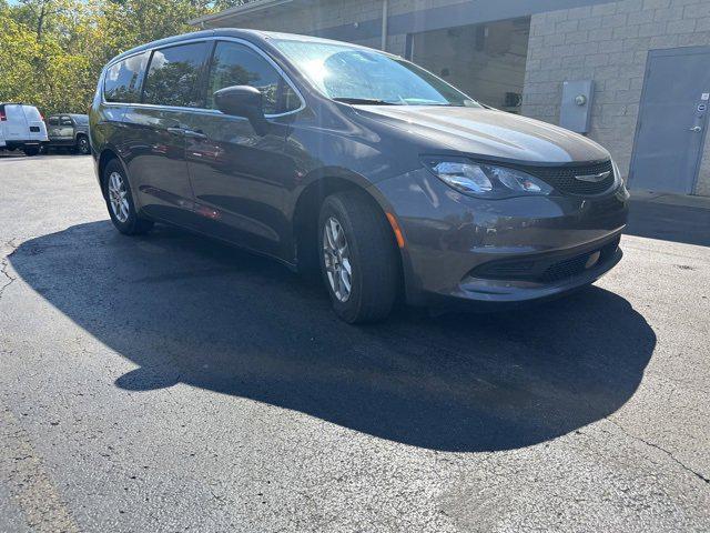 2022 chrysler voyager lx