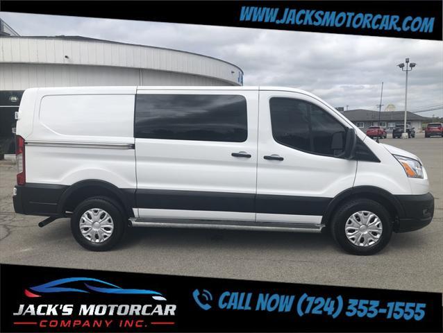 2022 ford transit-250 base