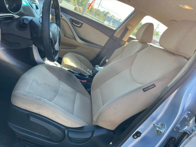 2012 hyundai elantra gls