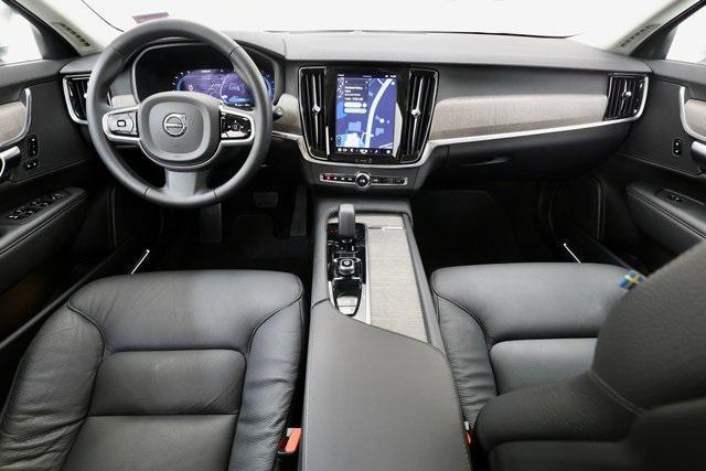 2023 volvo v90 cross country b6 plus