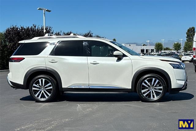 2023 nissan pathfinder platinum