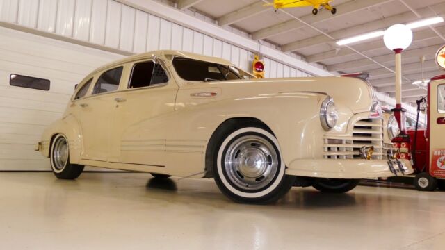 1946 pontiac sedan 284 miles cream 4-door 400 automatic