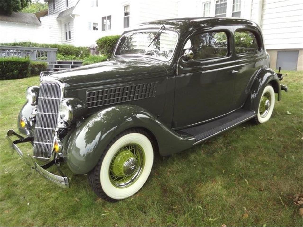 1935 ford tudor