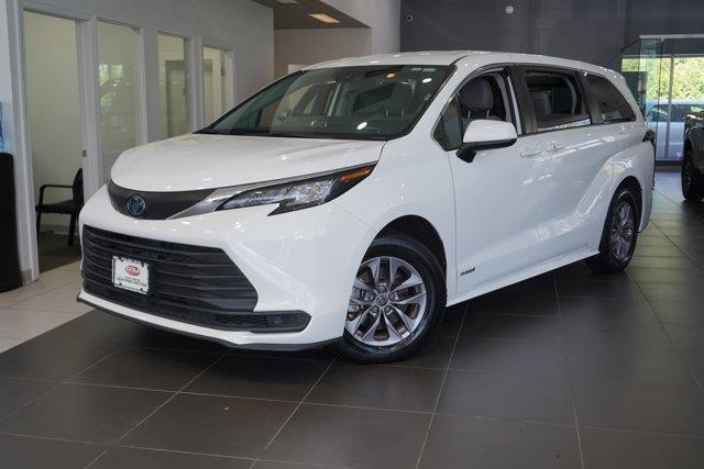 2024 toyota sienna le
