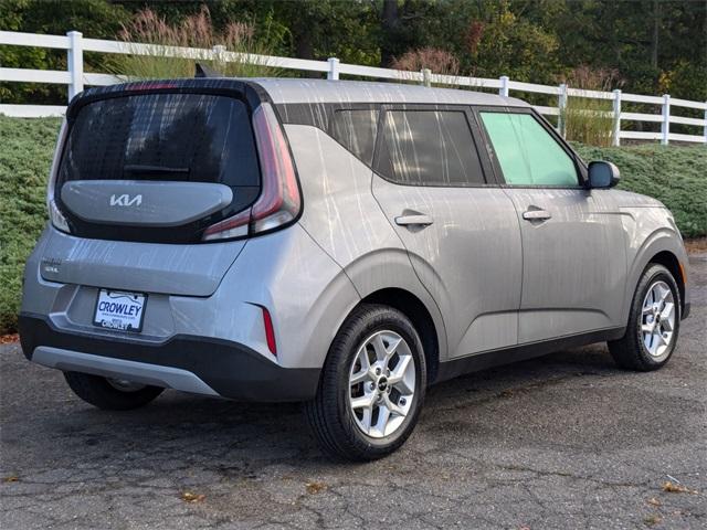 2023 kia soul lx