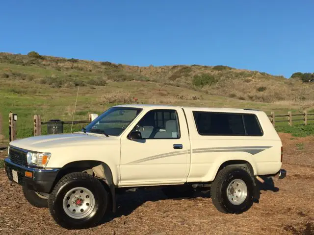 1990 toyota truck 4x4,4wd, pick up, pickup,regular cab, 127k orig miles, socal