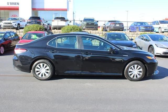 2020 toyota camry hybrid le