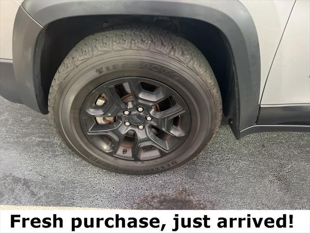 2019 jeep cherokee trailhawk