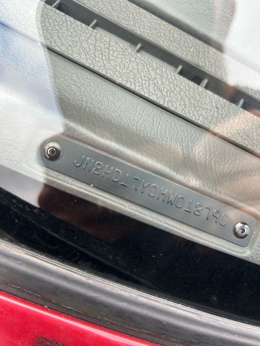 1991 nissan pathfinder red xe