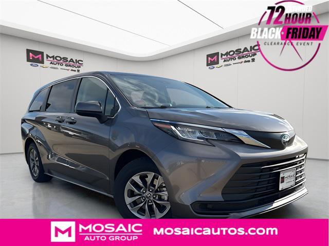 2022 toyota sienna le