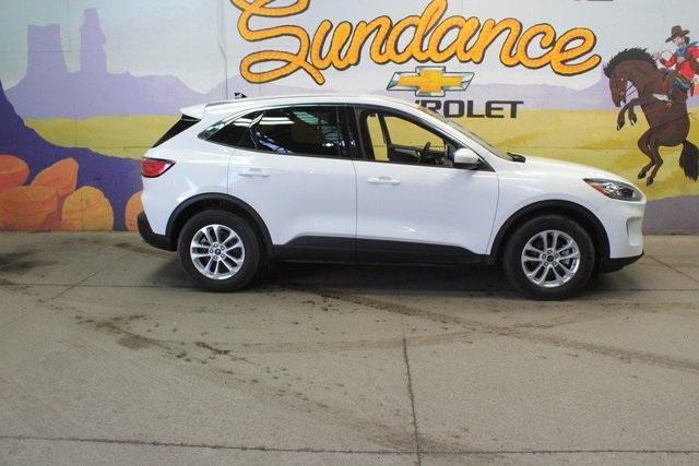 2020 ford escape se