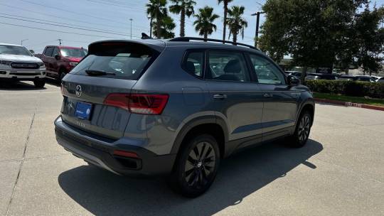 2024 Volkswagen Taos s