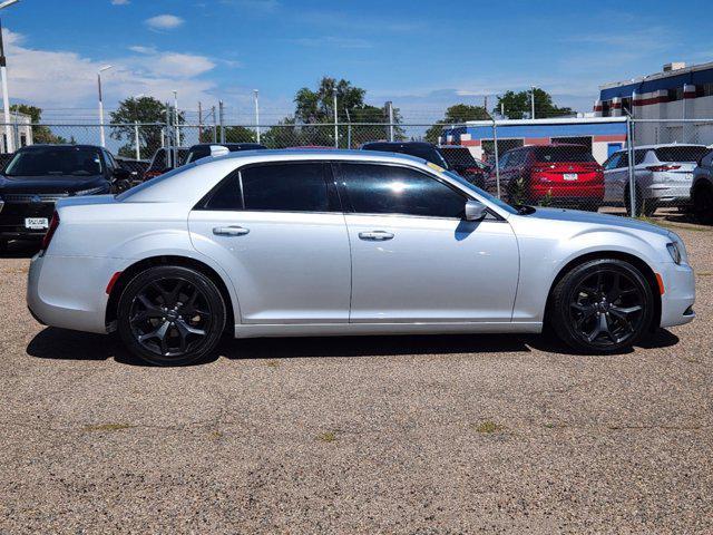 2022 chrysler 300 s