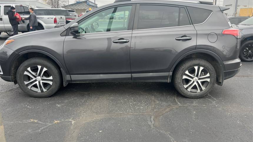 2017 toyota rav4 le