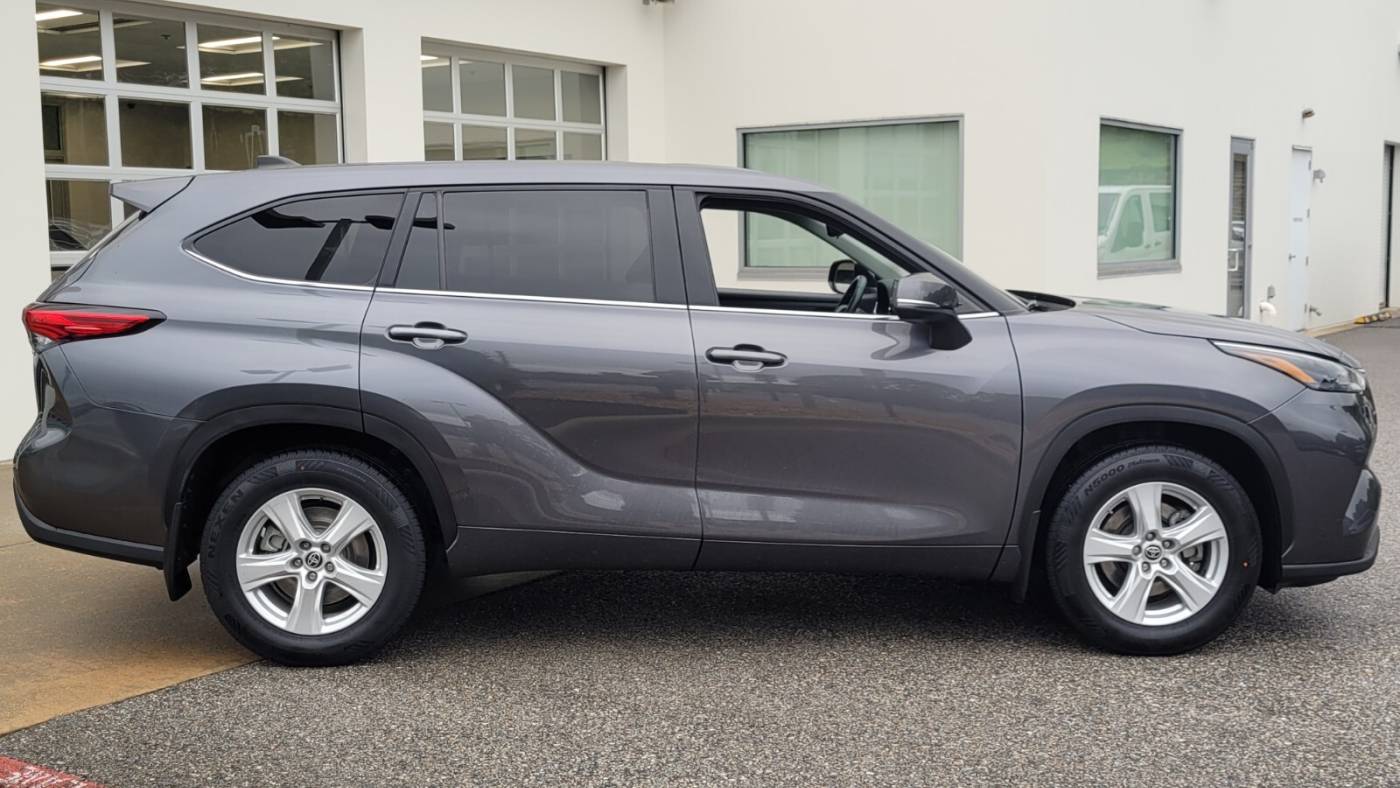 2023 toyota highlander hybrid le