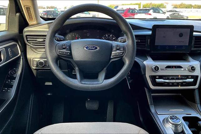 2021 ford explorer base