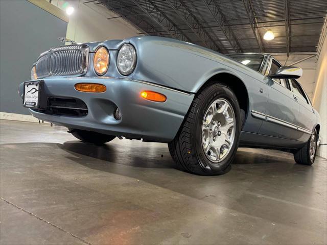 2002 jaguar xj vanden plas