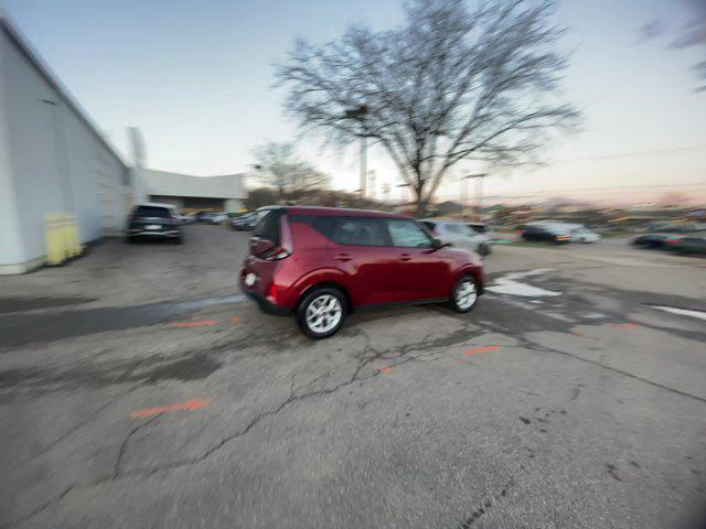 2024 kia soul lx