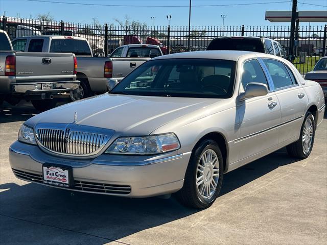 2010 lincoln town car signature