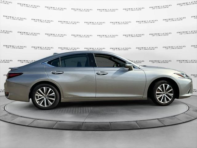 2021 lexus es 300h base