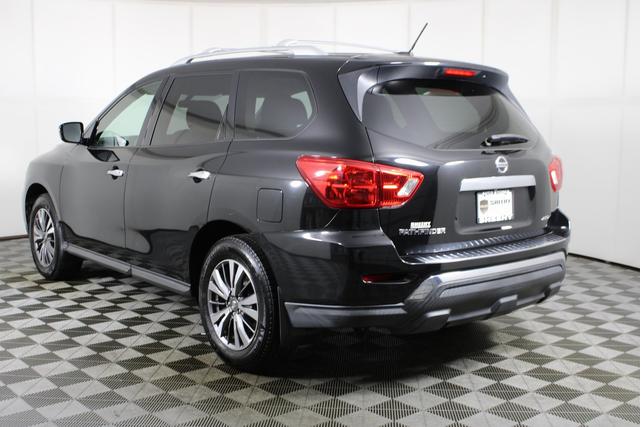 2017 nissan pathfinder s