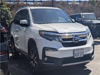 2019 Honda Pilot touring w/rear captain's chairs