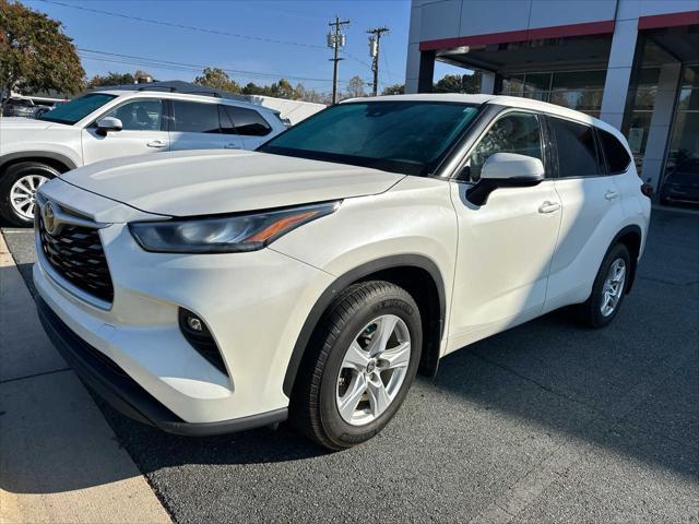 2020 toyota highlander le