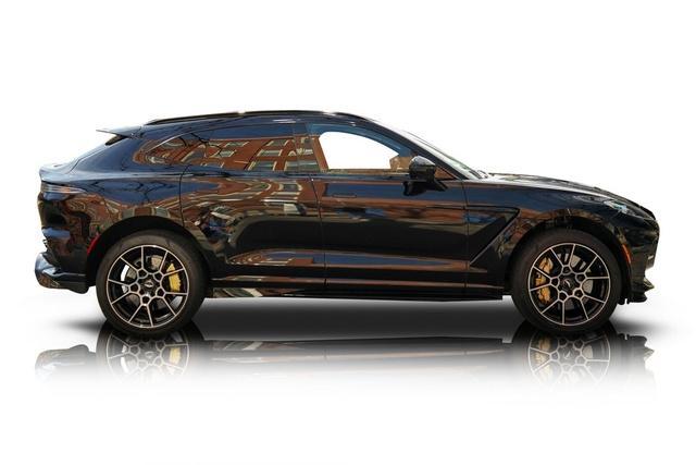 2023 aston martin dbx 707