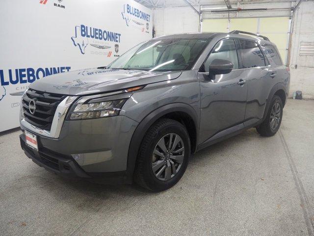 2023 nissan pathfinder sv