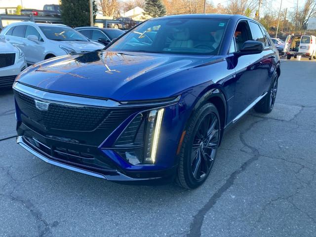 2024 cadillac lyriq sport