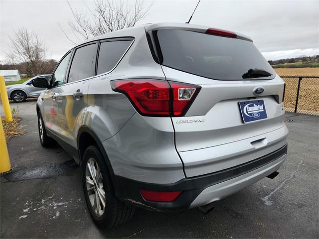 2019 ford escape se