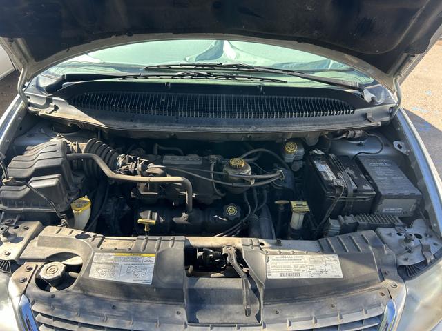 2002 chrysler town & country lx