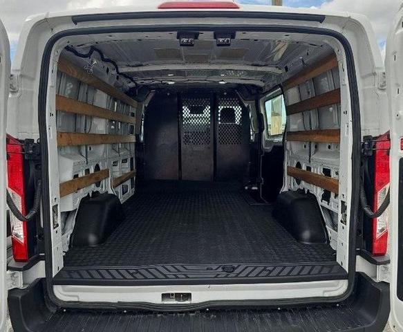 2023 ford transit-250 base