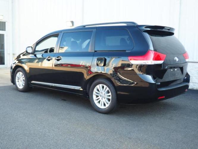2012 toyota sienna xle 7-passenger auto access seat xle 7-passenger auto access seat 4dr mini-van for sale in triadelphia, west virginia