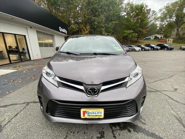 2019 toyota sienna in johnsbury, vermont