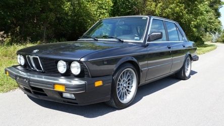 1987 bmw 535is 5 speed black/black the big engine