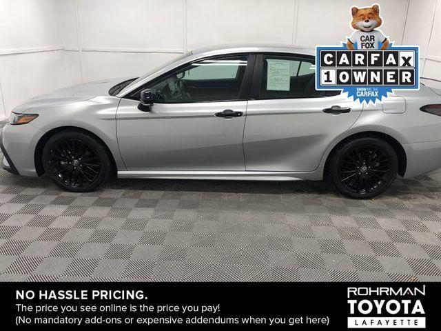 2022 toyota camry se nightshade