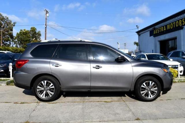 2017 nissan pathfinder sv