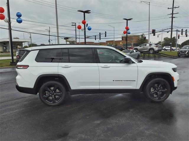 2022 jeep grand cherokee l altitude