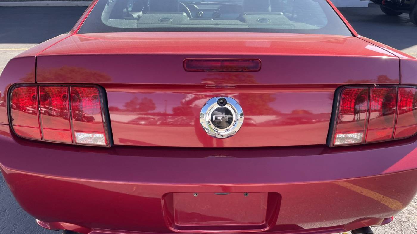 2005 ford mustang