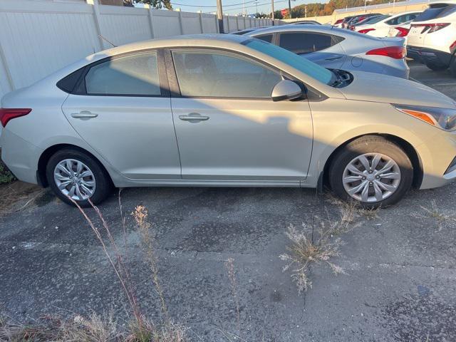 2019 hyundai accent se