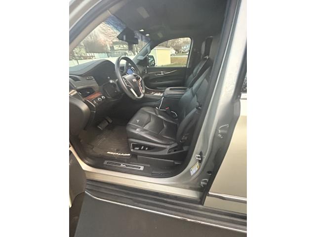 2017 cadillac escalade esv luxury