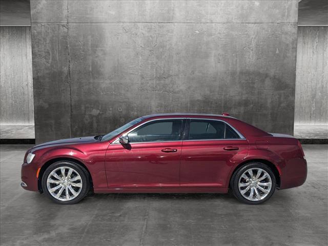 2018 chrysler 300 touring
