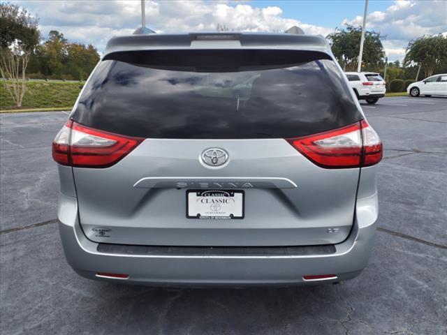 2020 toyota sienna le