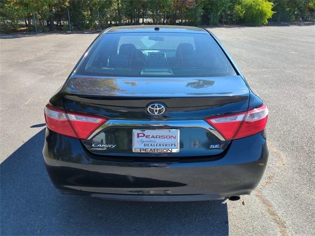2016 toyota camry se