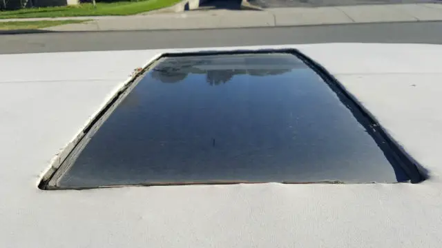 1992 lincoln town car limousine (limo)