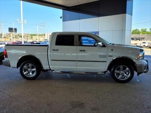 2017 ram 1500 slt 4x4 crew cab 5.6 ft. box 140 in. wb in north little rock, arkansas