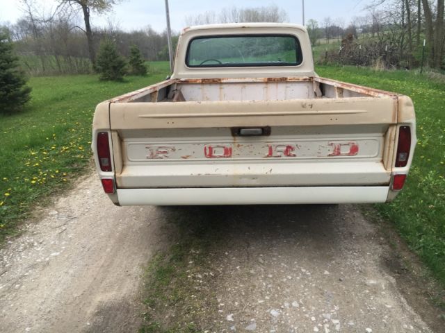 1969 ford f-100 with v-8