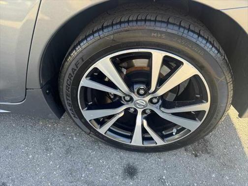2016 nissan maxima
