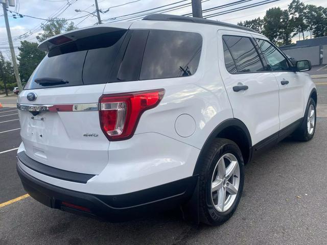 2019 ford explorer base
